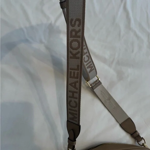 Michael Kors Tan Crossbody Bag - Picture 4 of 6